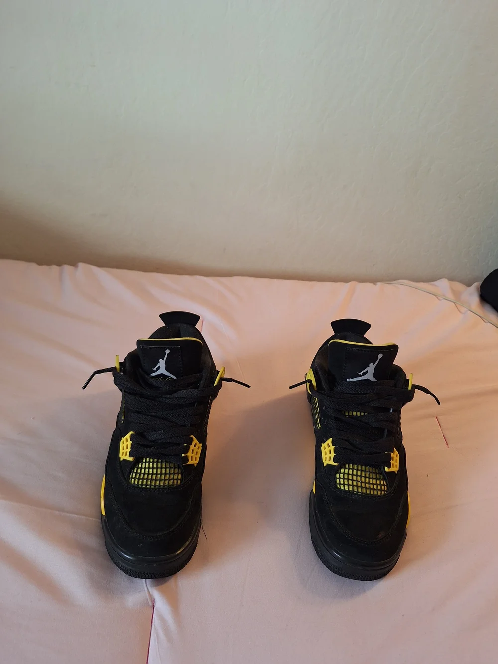 Youth Black and Yellow Basketball Sneakers - Jumpman Style